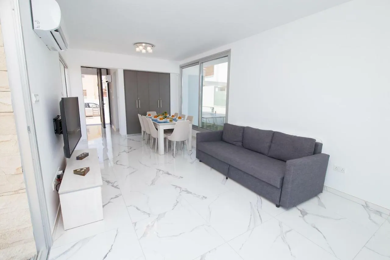 Villa Lynn Boutique Beachfront Ayia Napa Prázdninový dům