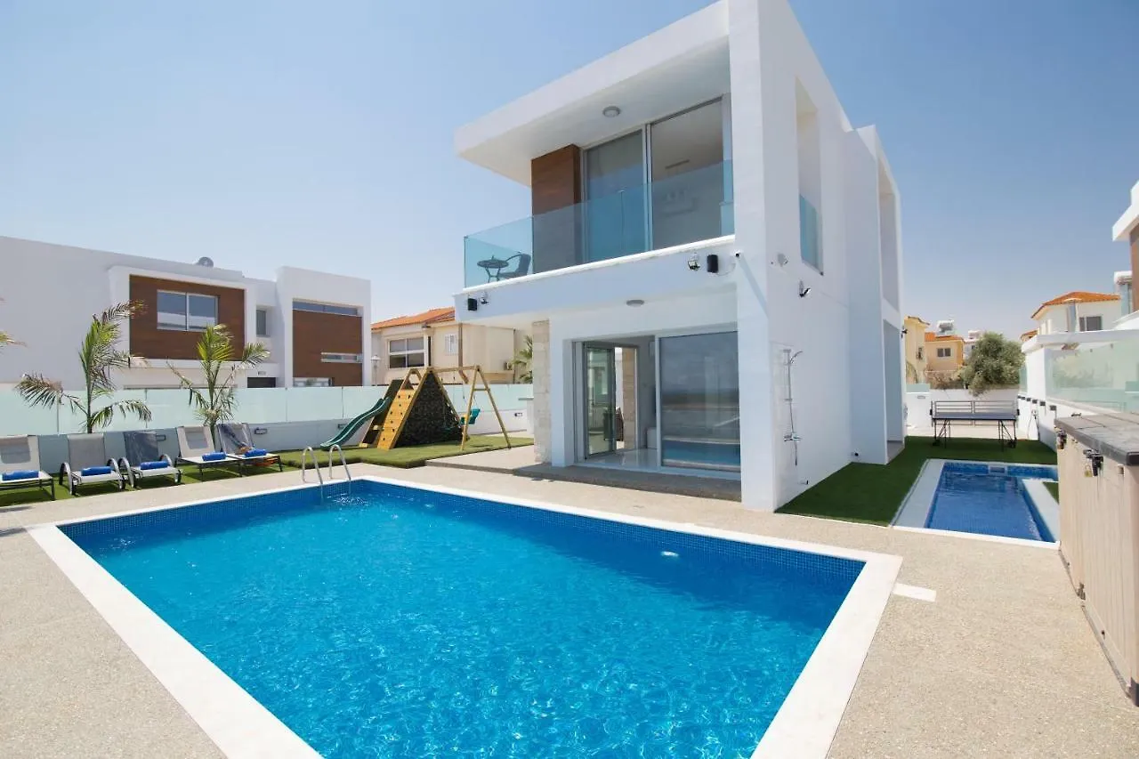 Villa Lynn Boutique Beachfront Ayia Napa 0*,  Kypr